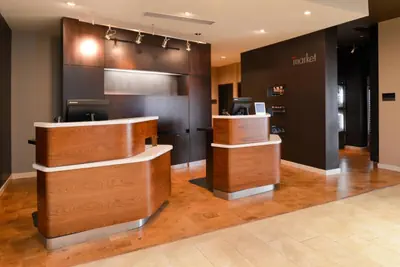 Photo 2 - Courtyard by Marriott Toledo North
