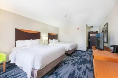 Photo 4 - Fairfield Inn & Suites by Marriott Chicago Naperville