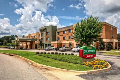 Photo 2 - Courtyard by Marriott Troy