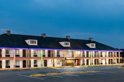Photo 3 - Baymont by Wyndham Commerce GA Near Tanger Outlets Mall
