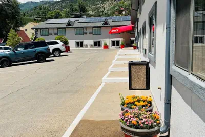 Photo 2 - Adventure Inn - Glenwood Springs