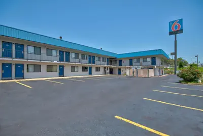 Photo 5 - Motel 6-Russellville, AR