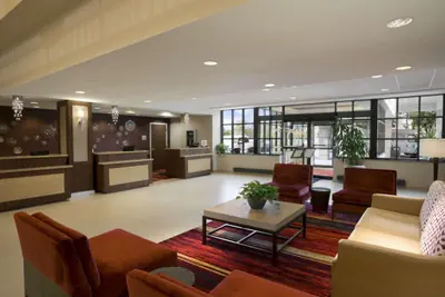 Photo 4 - Embassy Suites Cleveland - Beachwood