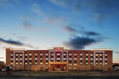 Photo 2 - Hampton Inn & Suites Chicago/Waukegan