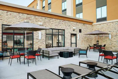 Photo 3 - Hampton Inn & Suites Chicago/Waukegan