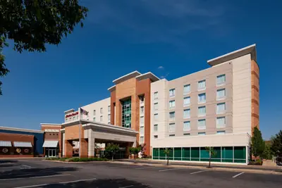 Photo 5 - Hampton Inn & Suites St. Louis at Forest Park