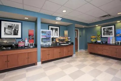 Photo 5 - Hampton Inn & Suites Moline-Quad City Int'l Aprt