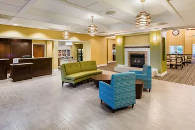 Photo 5 - Larkspur Landing Extended Stay Suites St Louis Riverport
