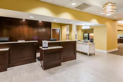 Photo 4 - Larkspur Landing Extended Stay Suites St Louis Riverport