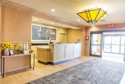 Photo 4 - Hampton Inn & Suites by Hilton Dodge City Boot Hill Casino