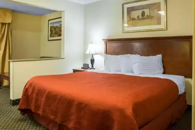 Photo 2 - Quality Inn & Suites Sioux City Southeast