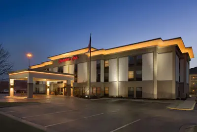 Photo 2 - Hampton Inn Akron-Fairlawn