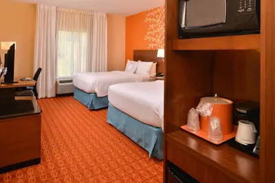 Photo 4 - Fairfield Inn and Suites by Marriott Calhoun