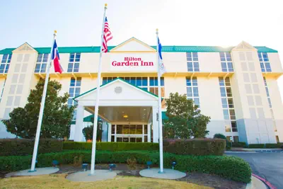 Photo 4 - Hilton Garden Inn Dallas/Market Center