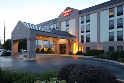 Photo 2 - Hampton Inn Champaign/Urbana