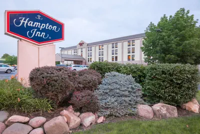 Photo 3 - Hampton Inn Champaign/Urbana