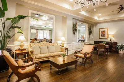 Photo 4 - Hampton Inn & Suites Savannah Historic District