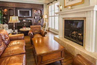 Photo 5 - Hampton Inn & Suites Savannah Historic District