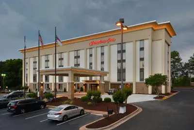 Photo 2 - Hampton Inn Charlotte North Lake Norman