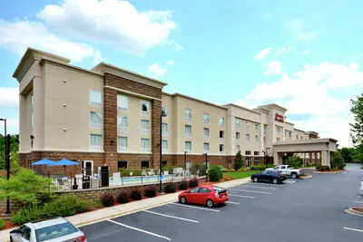 Photo 2 - Hampton Inn & Suites Huntersville
