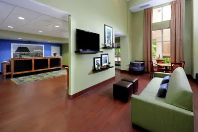 Photo 4 - Hampton Inn & Suites Huntersville