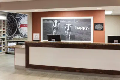 Photo 4 - Hampton Inn & Suites Dothan