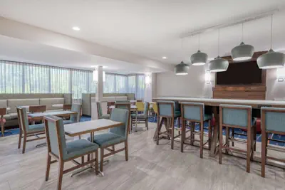 Photo 5 - Hampton Inn New Philadelphia