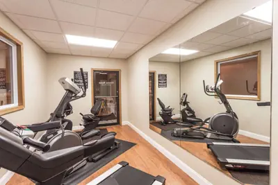 Photo 4 - Super 8 by Wyndham Gallipolis Pt Pleasant Area