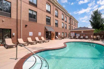 Photo 2 - Comfort Suites At WestGate Mall