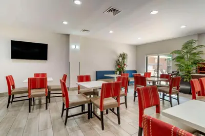 Photo 4 - Comfort Suites At WestGate Mall