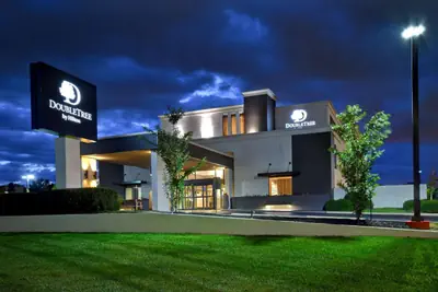 Photo 2 - DoubleTree by Hilton St. Louis Airport, MO