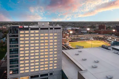 Photo 3 - Hilton Garden Inn Toledo Downtown