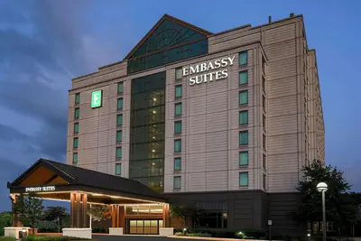 Photo 2 - Embassy Suites by Hilton Chicago Lombard