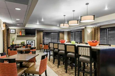 Photo 2 - Hampton Inn Kansas City/Shawnee Mission