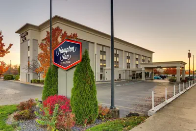 Photo 4 - Hampton Inn Springfield