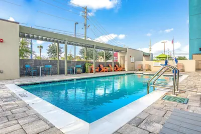 Photo 5 - Home2 Suites by Hilton Mobile West I-10 Tillmans Corner