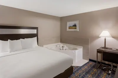 Photo 2 - Americas Best Value Inn Farmington