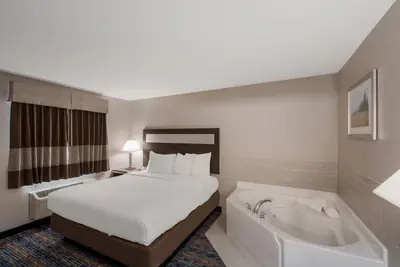 Photo 4 - Americas Best Value Inn Farmington