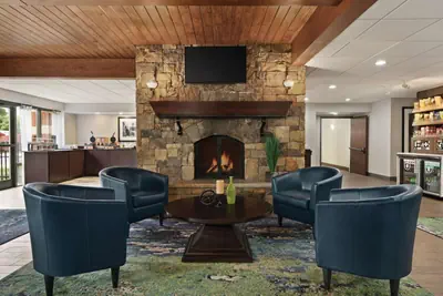 Photo 3 - Hampton Inn Atlanta-Stone Mountain