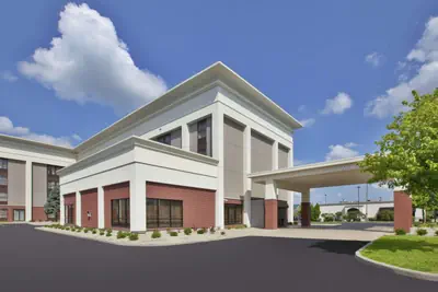 Photo 2 - Hampton Inn Toledo-South/Maumee