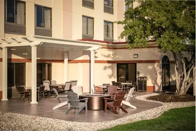 Photo 2 - Hampton Inn Council Bluffs