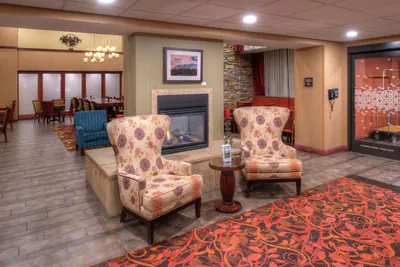 Photo 4 - Hampton Inn & Suites Rifle
