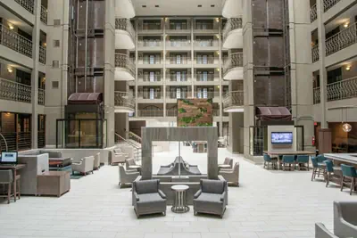 Photo 2 - Embassy Suites by Hilton Chicago Schaumburg Woodfield