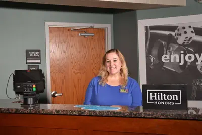 Photo 4 - Hampton Inn Springfield-South