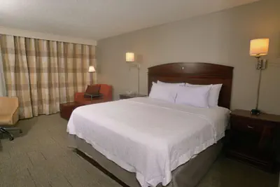 Photo 3 - Hampton Inn Springfield-South