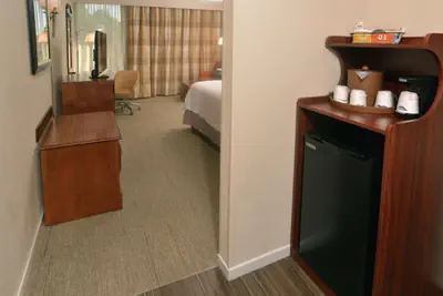 Photo 2 - Hampton Inn Springfield-South