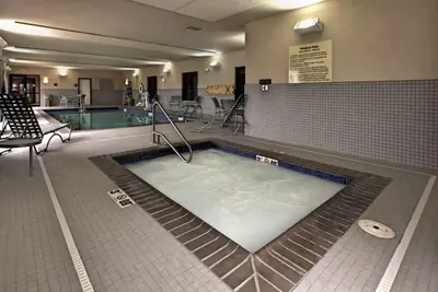 Photo 4 - Hampton Inn Defiance