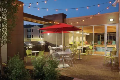 Photo 2 - Home2 Suites St. Louis / Forest Park