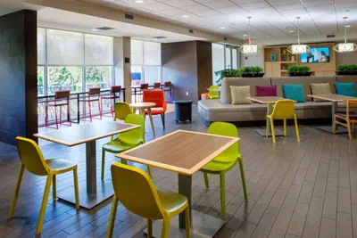 Photo 5 - Home2 Suites St. Louis / Forest Park