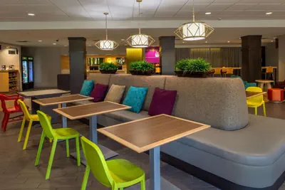 Photo 4 - Home2 Suites St. Louis / Forest Park